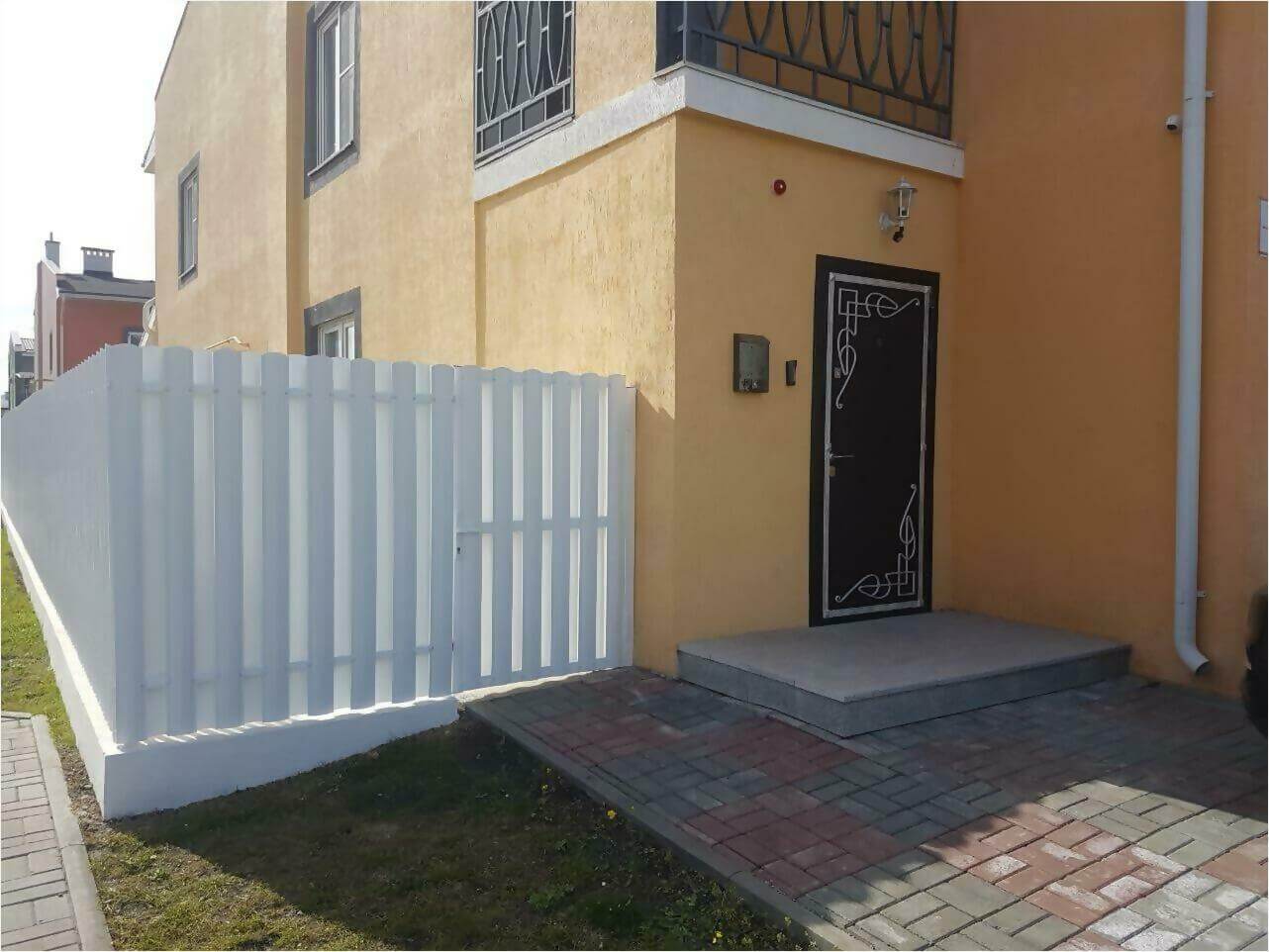 Забор из штакетника 70м фото2 в Саратове
