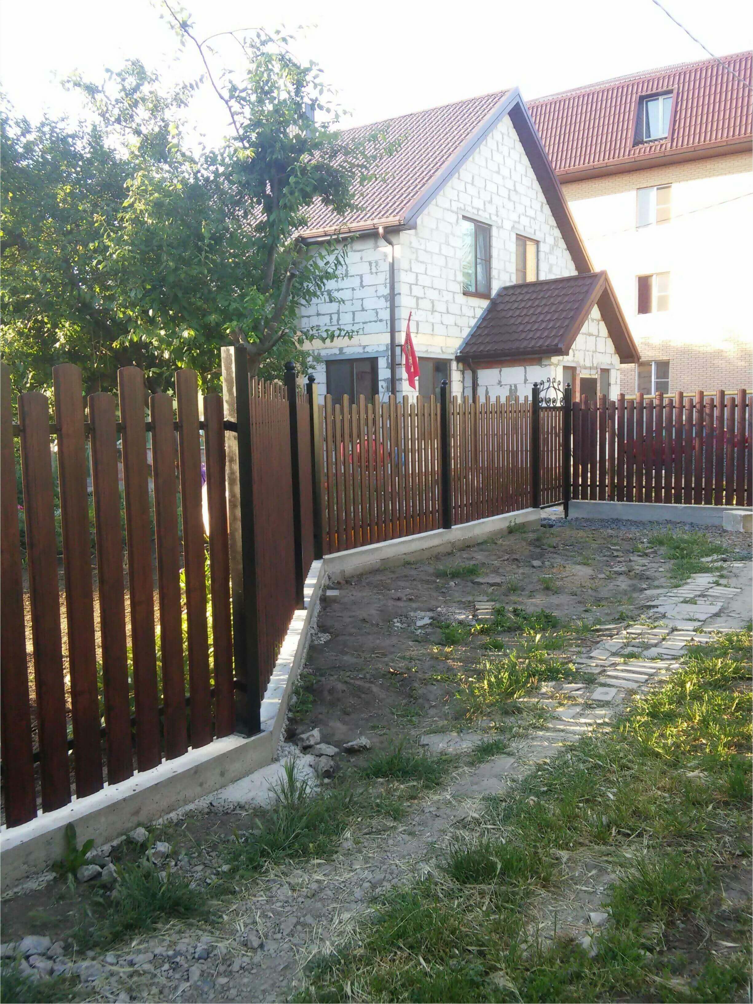 Забор из штакетника 90м фото4 в Саратове