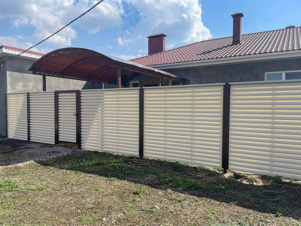 Забор из ламелей Еврожалюзи 25м RAL1015/1015 Слоновая Кость двусторонний фото 5 в Саратове