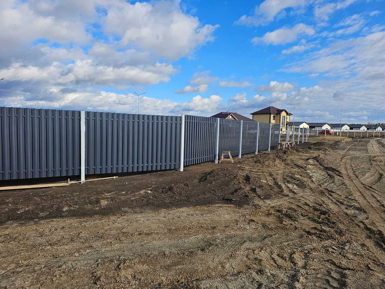 Забор из евроштакетника 234м RAL7024/7024 Серый Графит двусторонний фото 7 в Саратове
