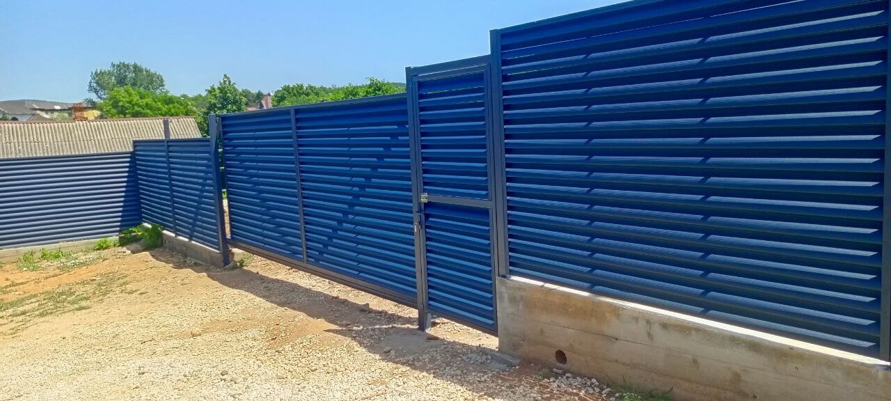 Забор-жалюзи из ламелей Еврожалюзи 53м RAL7024 Серый Графит МАТТЕ фото 15 в Саратове