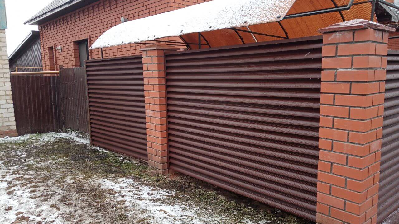 Забор из ламелей еврожалюзи 12м RAL8017/8017 Шоколад двусторонний МАТТЕ фото 4 в Саратове
