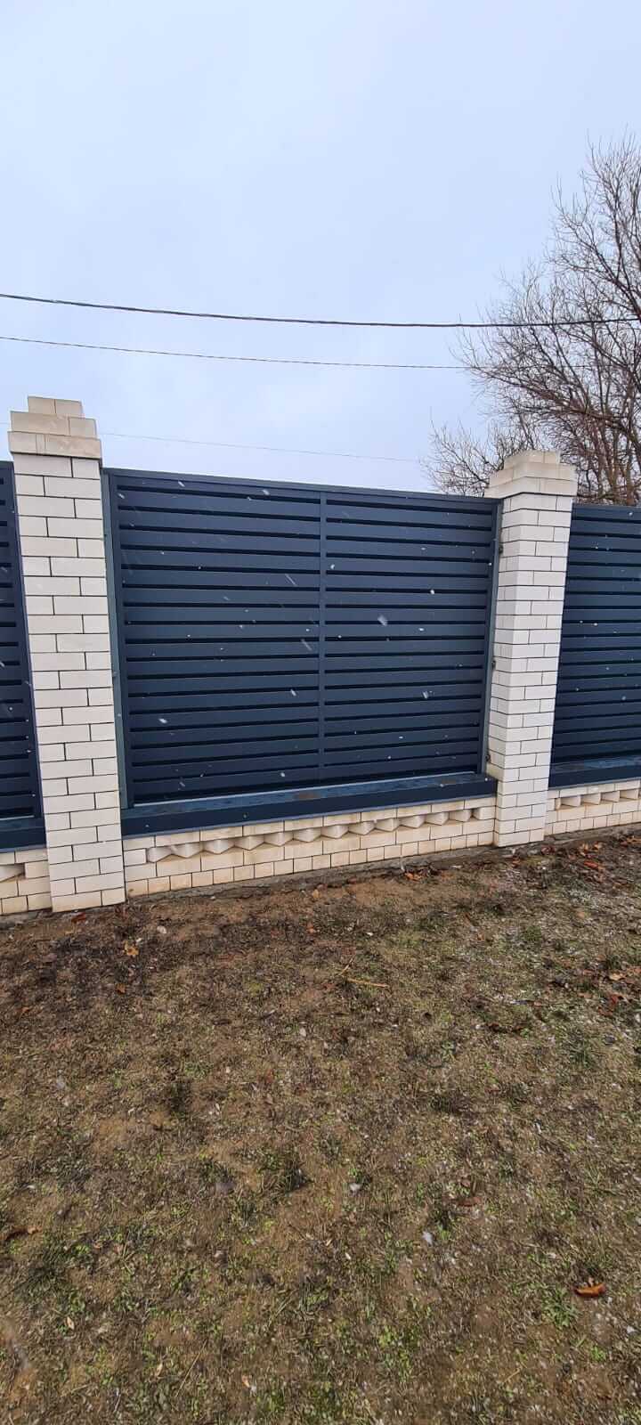 Забор-жалюзи из ламелей Хай-Тек 23м RAL7024/7024 Серый Графит двусторонний МАТТЕ фото 1 в Саратове