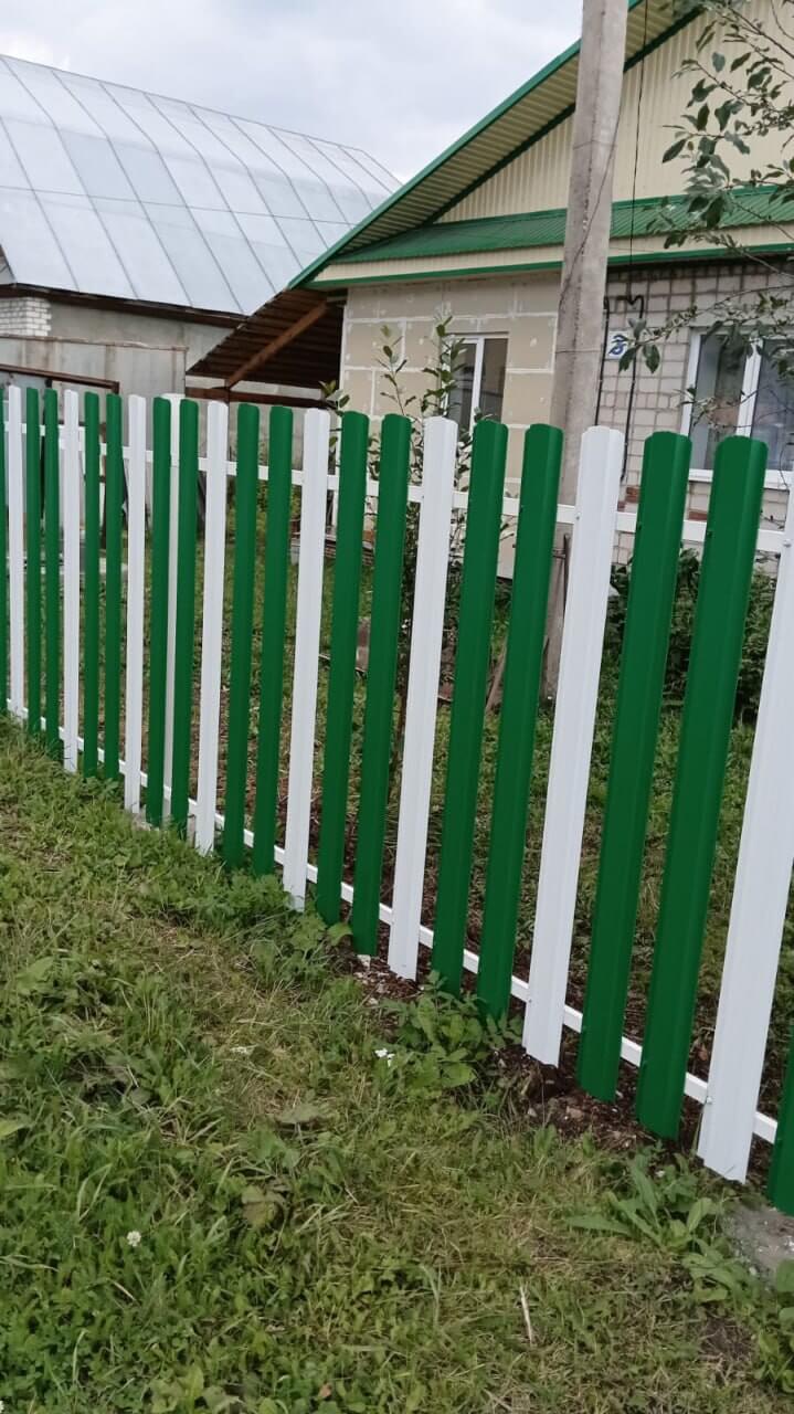 Забор из евроштакетника 10м RAL9003 Белый, RAL6029 Зеленая Мята фото 2 в Саратове