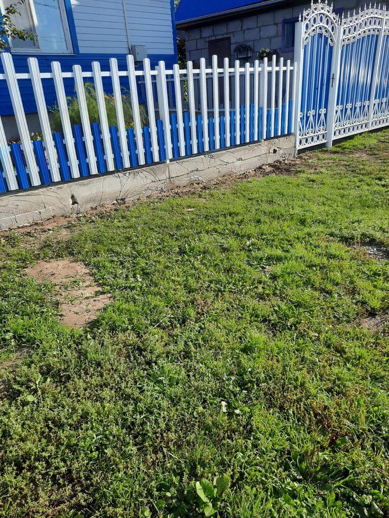 Забор из евроштакетника 14м RAL9003 Белый, RAL5005 Синий Сигнал фото 3 в Саратове