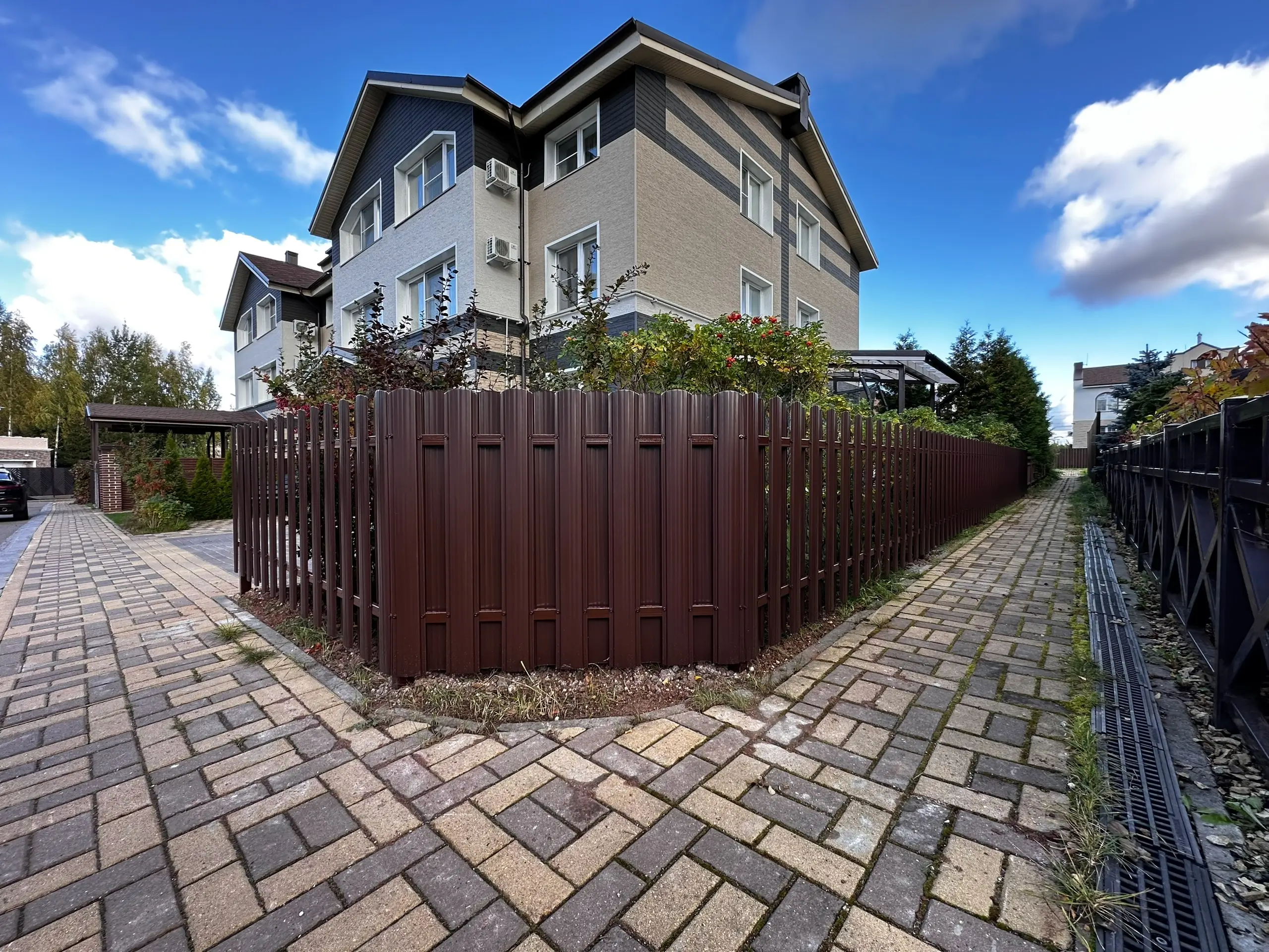 Заборчик из евроштакетника 18м RAL8017/8017 Шоколад двусторонний фото 1 в Саратове