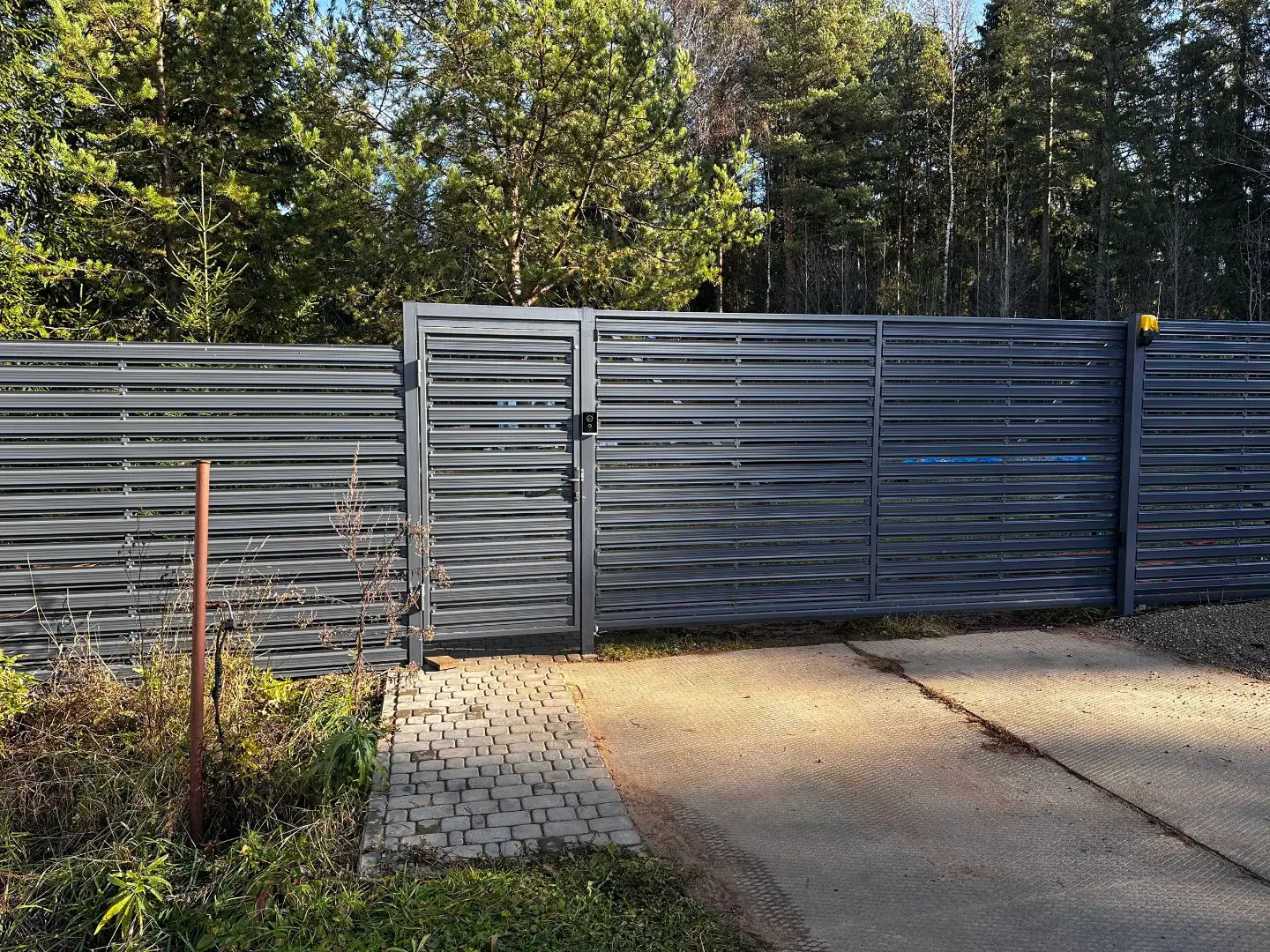 Забор-ранчо из евроштакетника 10м RAL7024 Серый Графит в Саратове